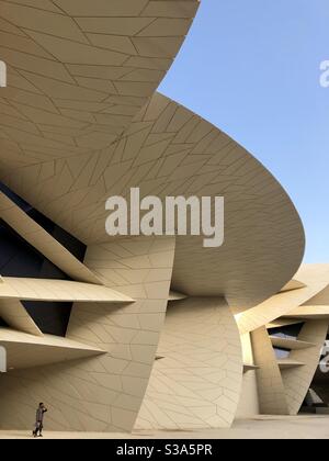 Im Nationalmuseum von Katar, Doha. Entworfen vom französischen Architekten Jean Nouvel Stockfoto