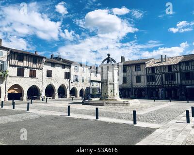 Eymet Stadtplatz Stockfoto