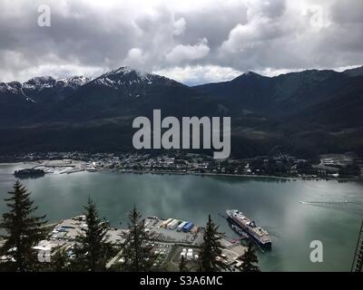 Blick auf den Hafen von Juneau vom Mount Roberts Stockfoto