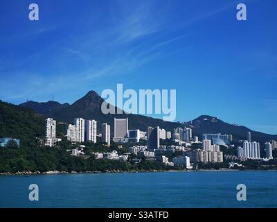 Ein Blick auf die Südseite der Insel hongkong im Pokfulam-Gebiet. Stockfoto