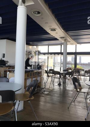Blick aus dem Inneren der Oxo Tower Brasserie, London, Großbritannien Stockfoto