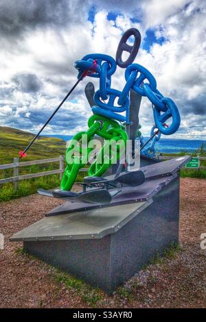 Skiskulptur The Cas von Stan Brooks im Skigebiet Cairngorm. Stockfoto