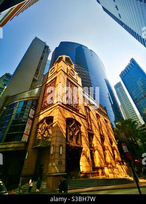 Das Grand Millennium Plaza in Sheung Wan in Hongkong. Stockfoto