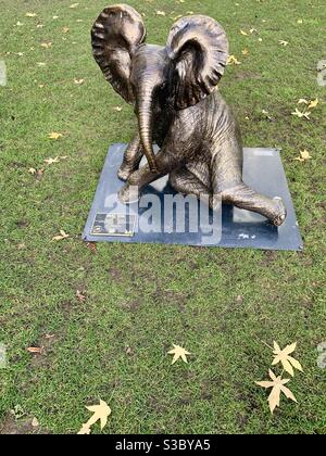 Elefantenskulptur auf dem spitalfields Market London Stockfoto