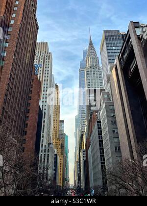 Blick von Tutor Stadt entlang 42nd St. nach Westen Stockfoto