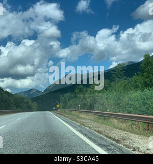 Fahrt durch Franconia Notch State Park, White Mountains, New Hampshire, USA Stockfoto