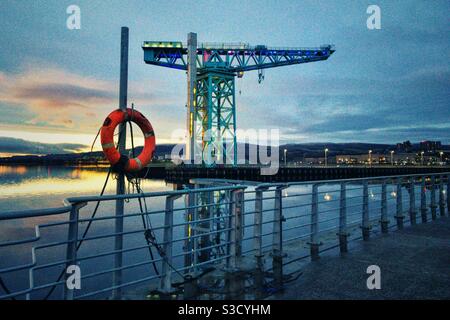 Titan Crane Clydebank bei Sonnenuntergang. Stockfoto