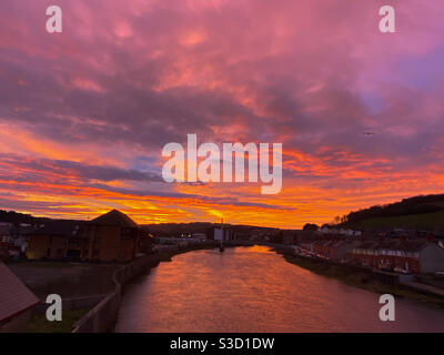 Aberystwyth, West Wales, Großbritannien. Sonntag, 31st. Januar 2021. Wetter: Ein Blickfang eines Sonnenaufgangs, so schöne Farben der Natur. Bildnachweis ©️ Rose Voon / Alamo Live News: Stockfoto