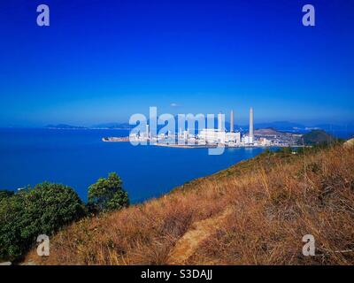Ein Blick auf das HK-Kraftwerk auf der Lamma-Insel in hongkong. Stockfoto