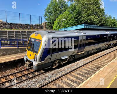 NI Railways Zug, Botanischer Bahnhof, Belfast, Nordirland Stockfoto