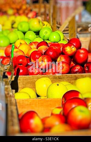 Äpfel Stockfoto