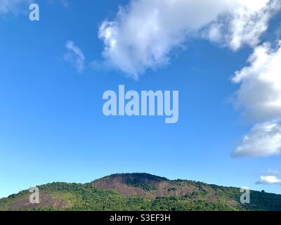 Wenn die Berge den Himmel erreichen Teil 1 Stockfoto