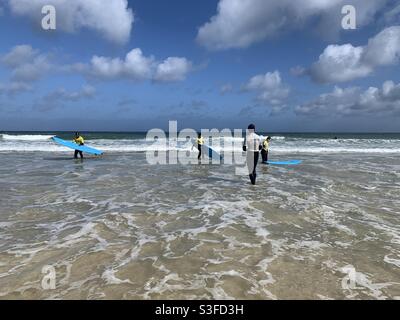 Surfschule am Porthmeor Beach Cornwall st Ives Stockfoto