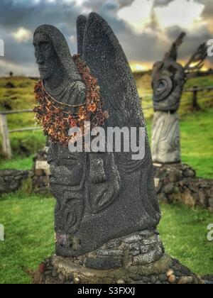 Gedenkstein auf einem Friedhof in Hanga Roa, Osterinsel Stockfoto