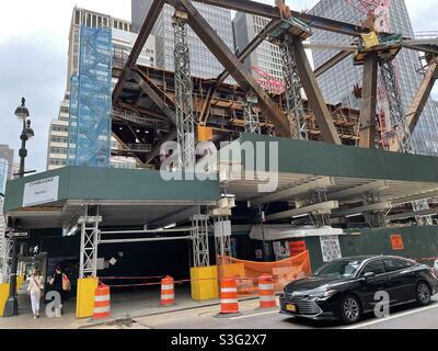 270 die Park Ave. Ist ein superhohes Gebäude, das zwischen der Park Avenue und dem Madison Avenue Inn Midtown Manhattan, NYC, USA, gebaut wird Stockfoto