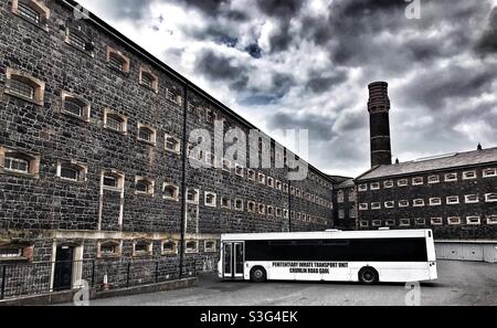 Crumlin Road Gefängnis und Gefängnisbus in Belfast Nordirland - Jetzt ein Museum Stockfoto