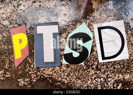 Ransom Note style letters PTSD, Akronym für „post traumatic Stress disorder“, USA Stockfoto
