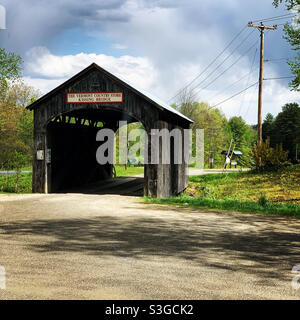 Der Vermont Country Store Kissing Bridge, Vermont Country Store, Rockingham, Windham County, Vermont, Usa Stockfoto