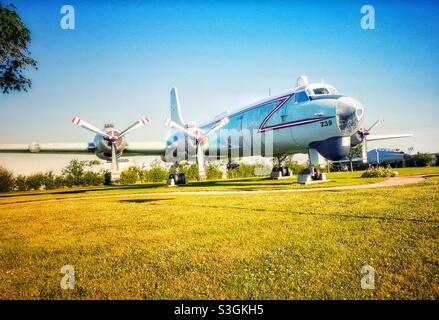 Das pensionierte kanadische Luftwaffenflugzeug Argus wird in Summerside, Prince Edward Island, Kanada, ausgestellt. Stockfoto