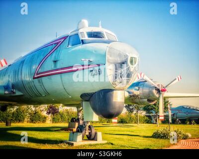 Das pensionierte kanadische Luftwaffenflugzeug Argus wird in Summerside, Prince Edward Island, Kanada, ausgestellt. Stockfoto