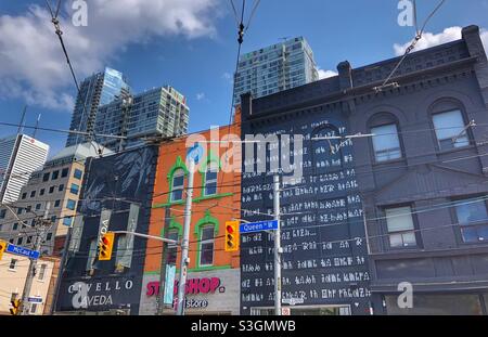 Ein Wohn- und Einkaufsviertel im Zentrum von Toronto, Kanada. Stockfoto