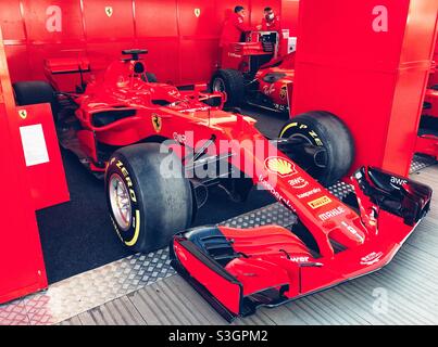 Ferrari F1 Auto in der Garage Stockfoto