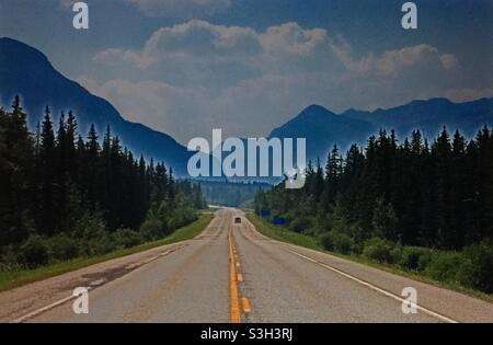 Rauchiger Tag, in den Rockies, Bergen, Rauch, Waldbrände Stockfoto