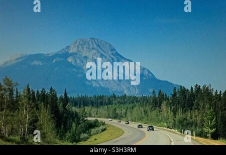 Rauchiger Tag, in den Rockies, in den Bergen, Rauch, Waldbrände, Mount Baldy, Kananaskis Trail Stockfoto