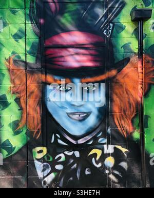 Wandkunst Graffiti Mad Hatter Johnny Depp aus Alice im Wunderland Film Stockfoto