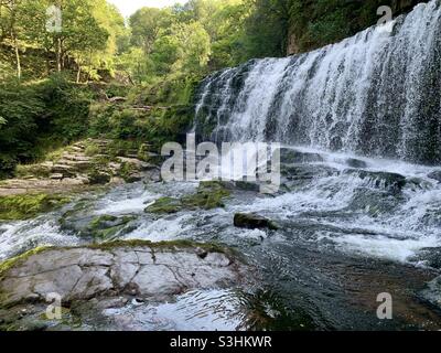 Der Wasserfall Sgwd Clun-gwyn am Fluss afon mellte in Brecon South Wales Stockfoto