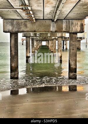 Unter Pier 60 in Clearwater Beach, Florida Stockfoto