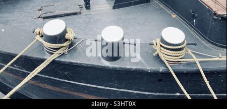 Schiff‘verankern Poller Stockfoto