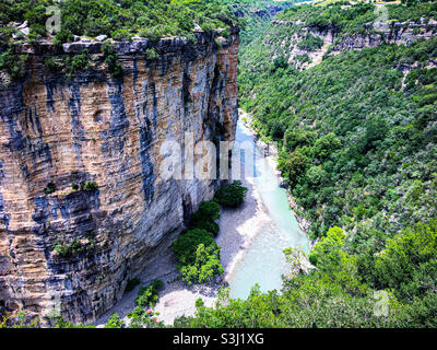 Schlucht des Flusses Osum, Çorovodë, Albanien Stockfoto