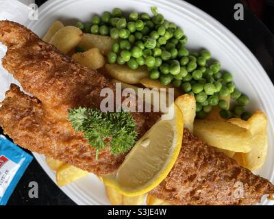 Fish and Chips im Black Shed Café, Slimbridge, Gloucestershire Stockfoto