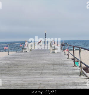 August 2021, Ocean Grove Fishing Pier, Ocean Grove, Neptune Township, Monmouth County, New Jersey, Usa Stockfoto