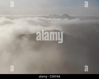 Über den Wolken, Beinn Ghlas Berg in Schottland Stockfoto