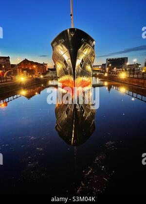 Fingal-schwimmendes Luxushotel in Edinburgh an der Uferpromenade von Leith. Stockfoto