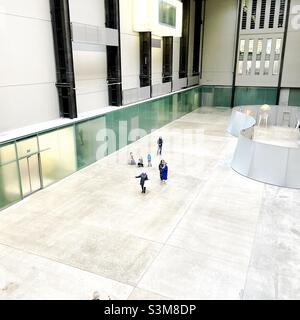 Turbinenhalle der Tate Modern Stockfoto