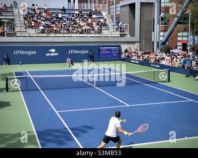 Feliciano López gegen Bernabé Zapata Miralles. Singles für Männer. Erste Runde US OPEN. Stockfoto