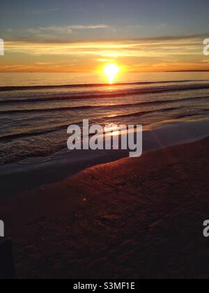 Sonnenuntergang in La Grande Motte. In Frankreich Stockfoto