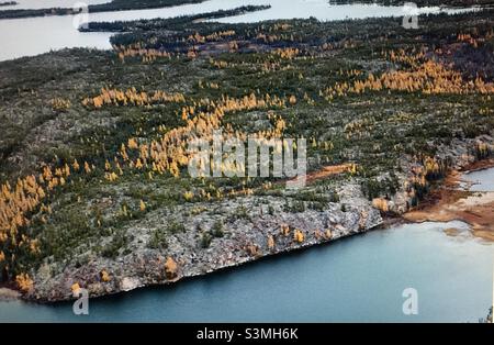 Kanadische Arktis-Tundra, Flugfotografie, Fotografie, Tundra, Nunavut, Kanada, Herbst, Oldies, September, Tamaraden, Wildnis, Wald, Seen, Sträucher Stockfoto