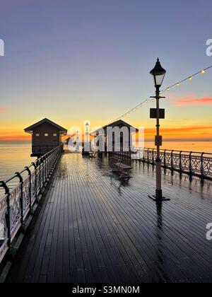 Penarth Pier, South Wales, an einem kalten Januarmorgen. Stockfoto