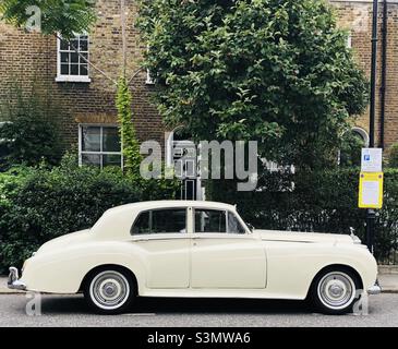 1950s Rolls Royce Silver Cloud - Knightsbridge London Großbritannien Stockfoto