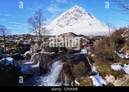 Stob Dearg Buachaille Etive Mor bedeckt mit Winterschnee, Schottland Stockfoto