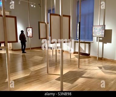 Frau Silhouette in der Kunsthalle Stockfoto