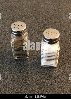 Salz- und Pfefferstreuer Stockfoto