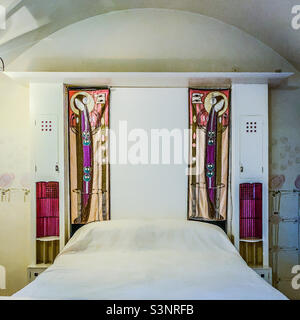 Das Hill House in Helensburgh, entworfen von Charles Rennie Mackintosh und Margaret Macdonald Mackintosh im ‘Glasgow-Stil’. Es wurde für den Glasgow-Buchverlag Walter Blackie und seine Familie gebaut. Stockfoto