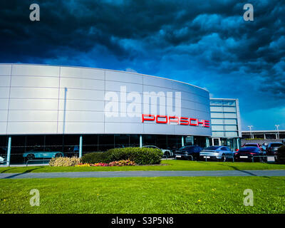 Porsche Center Leeds in West Yorkshire Stockfoto