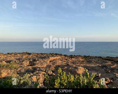 Die Landschaft der Nordküste wird durch Sonnenaufgänge geprägt. Canasí, Mayabeque, Kuba Stockfoto