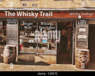 The Whisky Trail, Royal Mike, Edinburgh, Schottland. Im Flaschenshop werden beliebte und schwer zu finder schottische Whisky-Marken sowie Bier, Wein und Glaswaren angeboten. Stockfoto